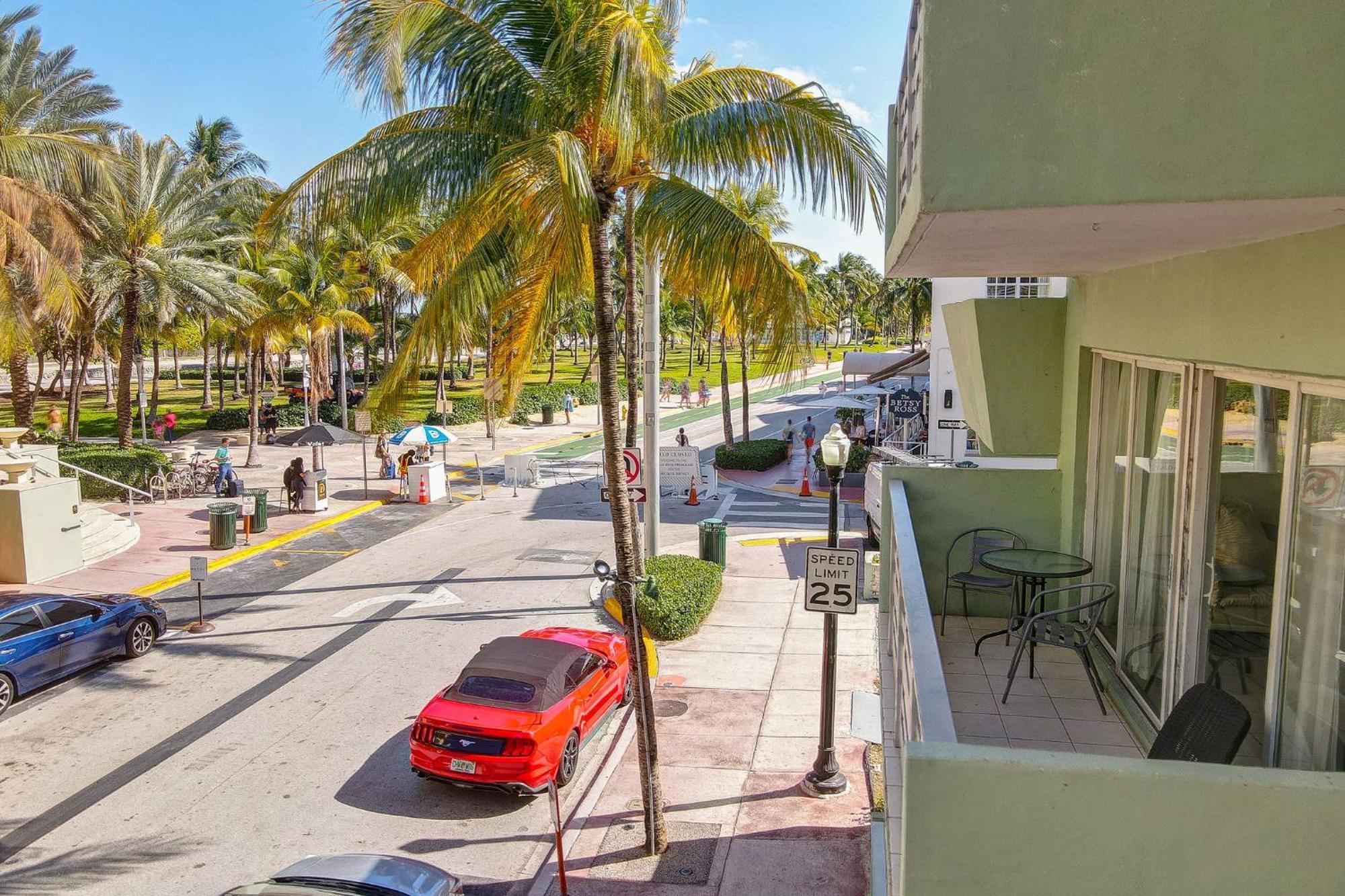 Balcony Chic Apt, W/2 Queenbeds, On Ocean Dr Beach Apartment Miami Beach Exterior photo