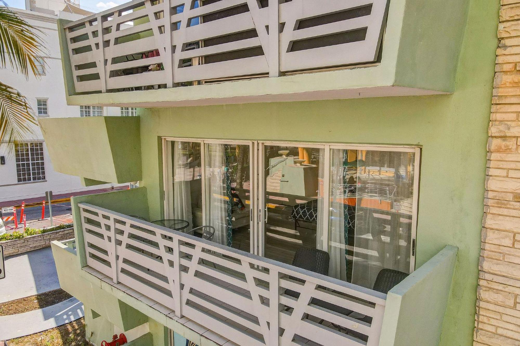 Balcony Chic Apt, W/2 Queenbeds, On Ocean Dr Beach Apartment Miami Beach Exterior photo