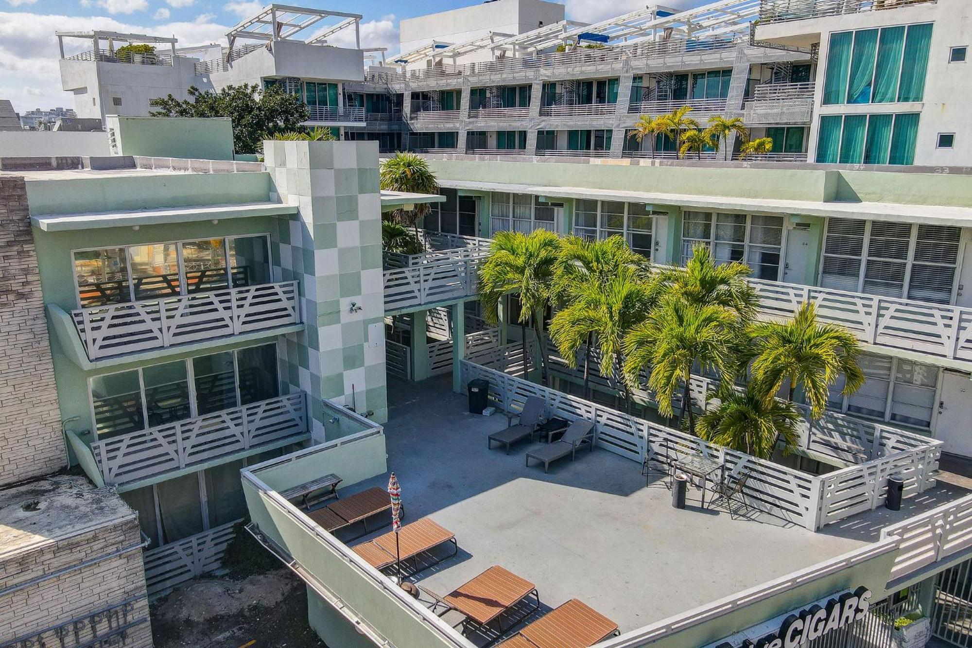 Balcony Chic Apt, W/2 Queenbeds, On Ocean Dr Beach Apartment Miami Beach Exterior photo